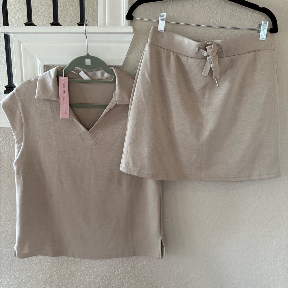 NWT Beige V-Neck Two piece tennis outfit - Picture 3 of 7